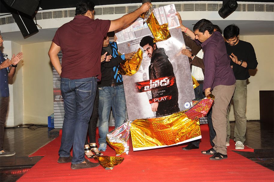 Yevadu-App-Launch